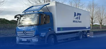 Transportador Camião Mercedes Atego em Gent Bélgica