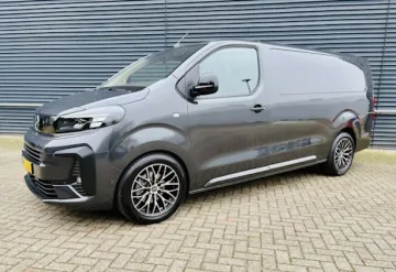 Transportador Carrinha Opel Vivaro em Paris França